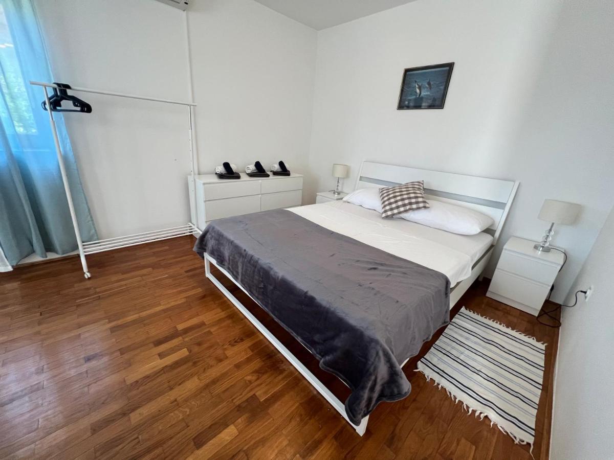 Apartments Antolkovic Ugljan Esterno foto