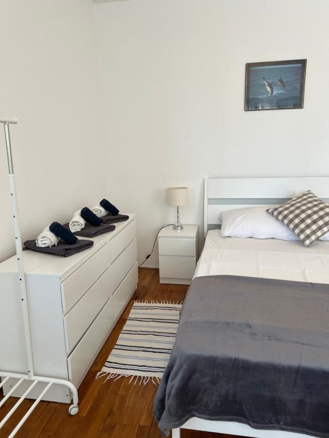 Apartments Antolkovic Ugljan Esterno foto