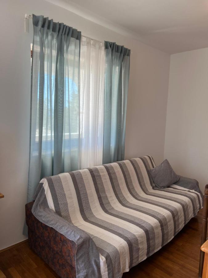 Apartments Antolkovic Ugljan Esterno foto