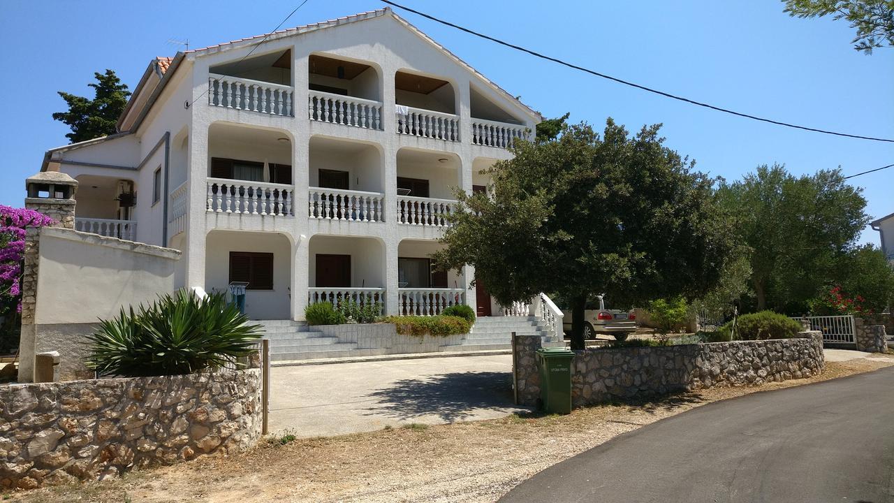 Apartments Antolkovic Ugljan Esterno foto